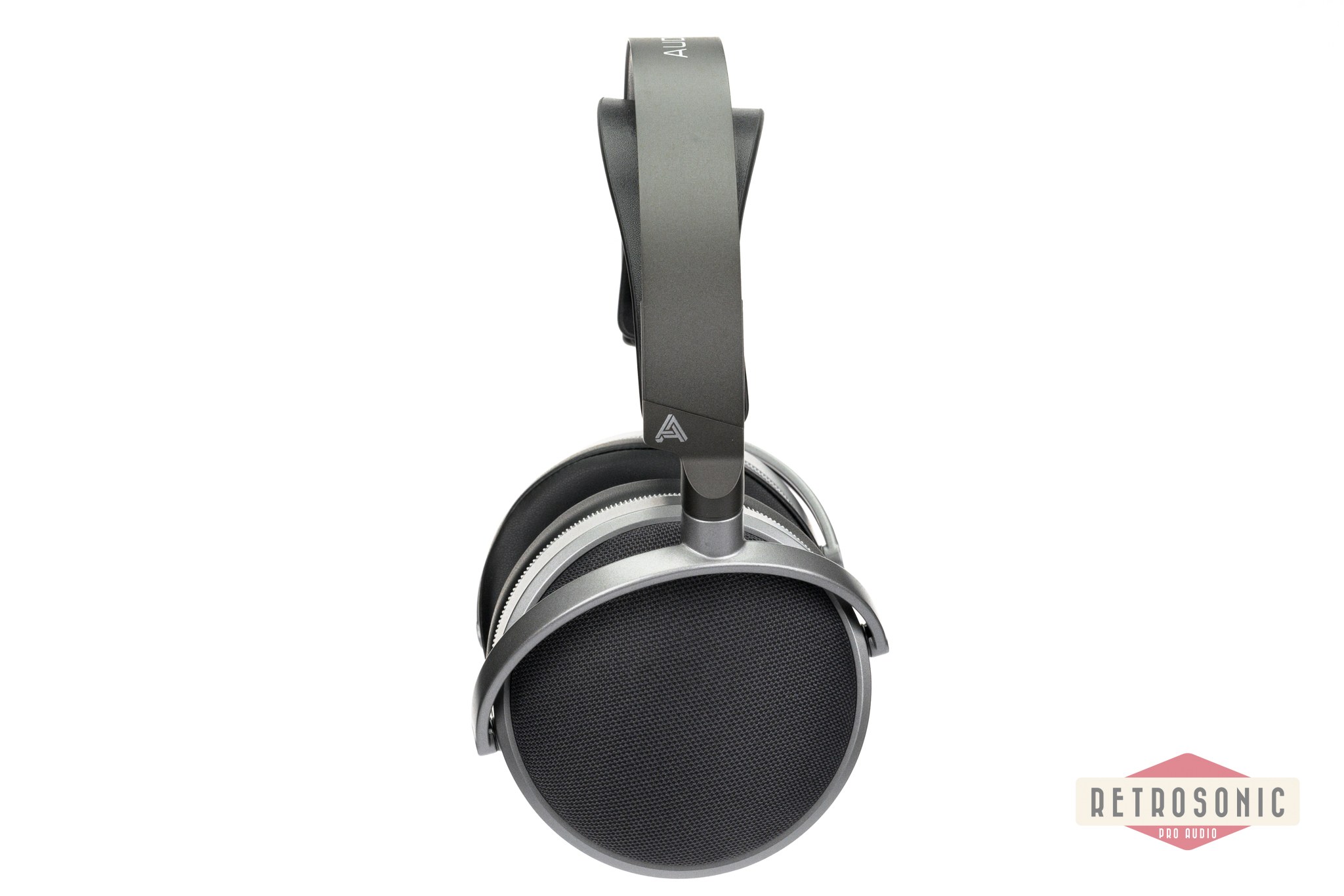 Audeze LCD-S20 closed back headphone