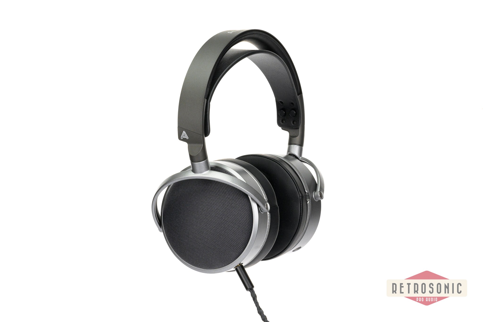 Audeze LCD-S20 closed back headphone