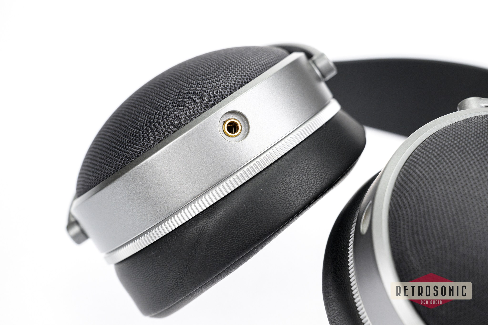 Audeze LCD-S20 closed back headphone