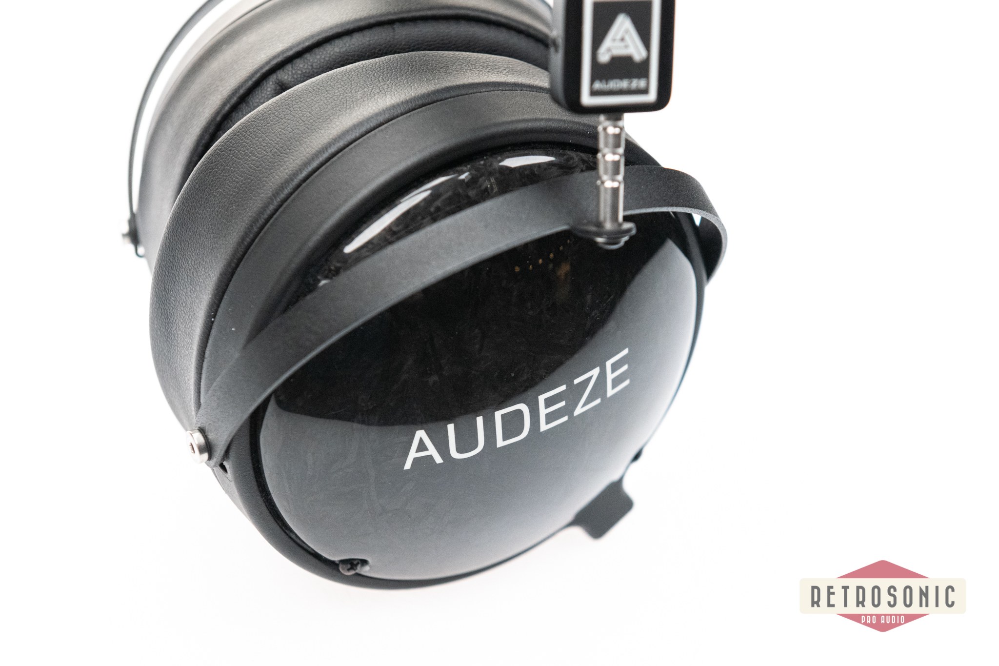 Audeze LCD2 Classic Closed Back Leather Free, CE Case, Balance W/Adapter