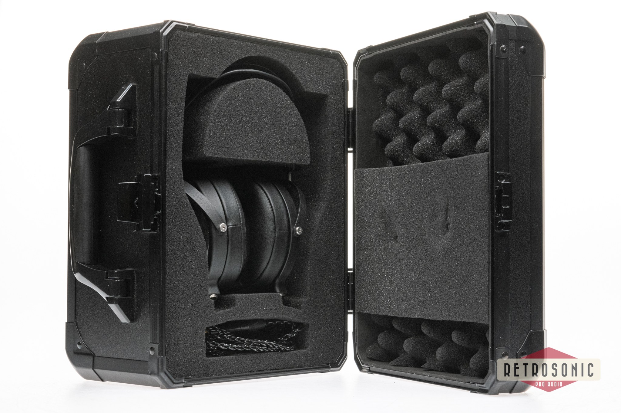 Audeze LCD2 Classic Closed Back Leather Free, CE Case, Balance W/Adapter