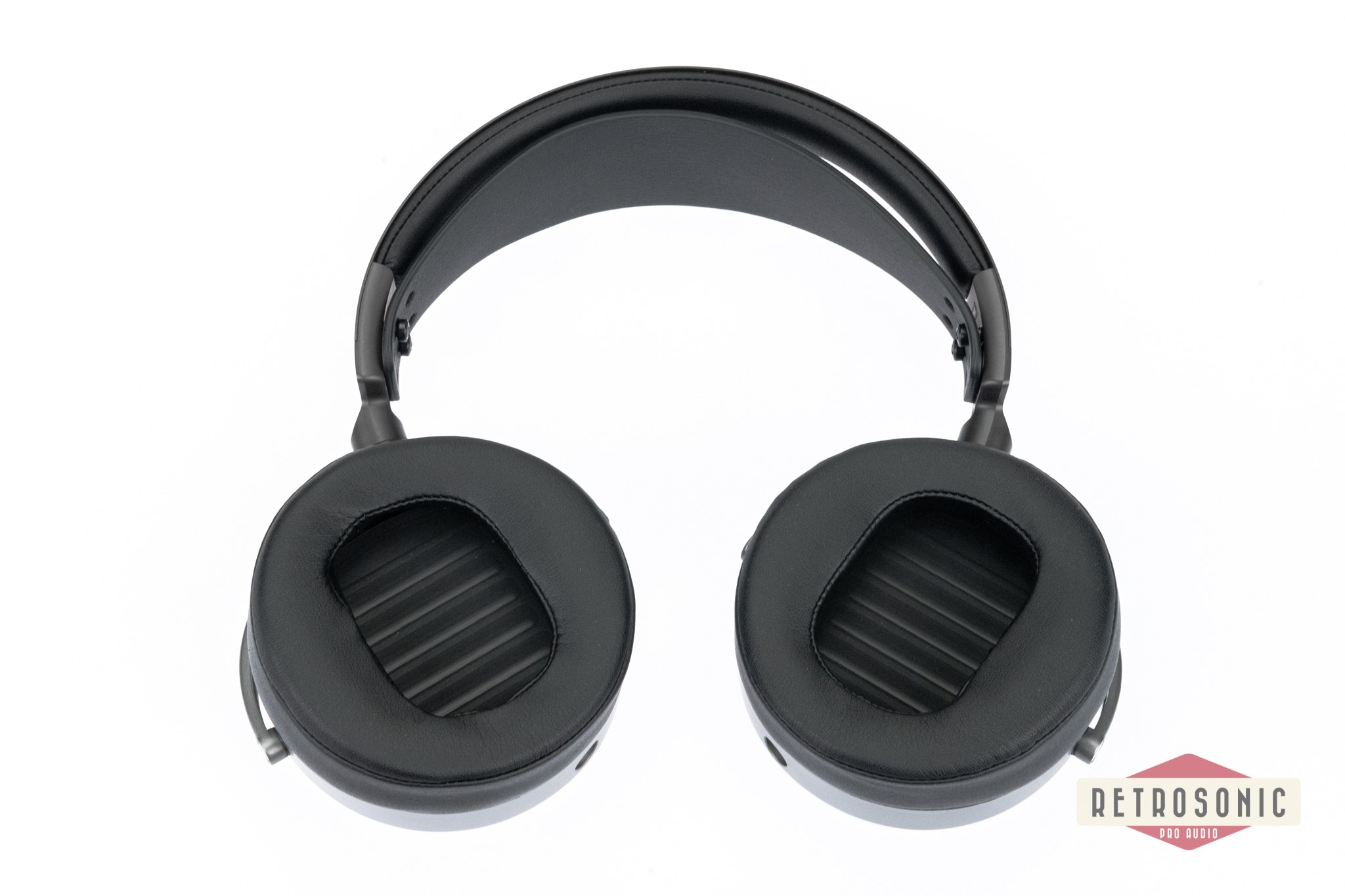 Audeze MM-100 professional headphones Open back, black