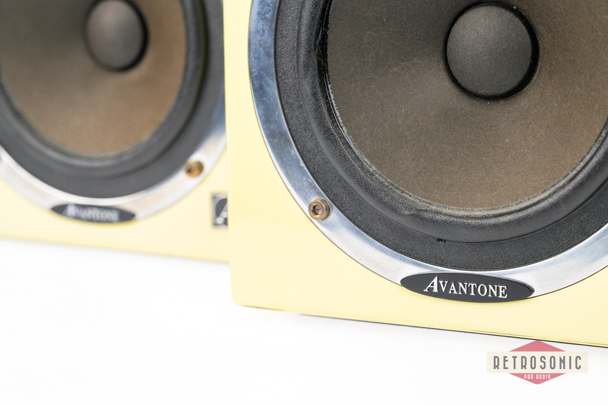 Avantone Active MixCube Cream pair