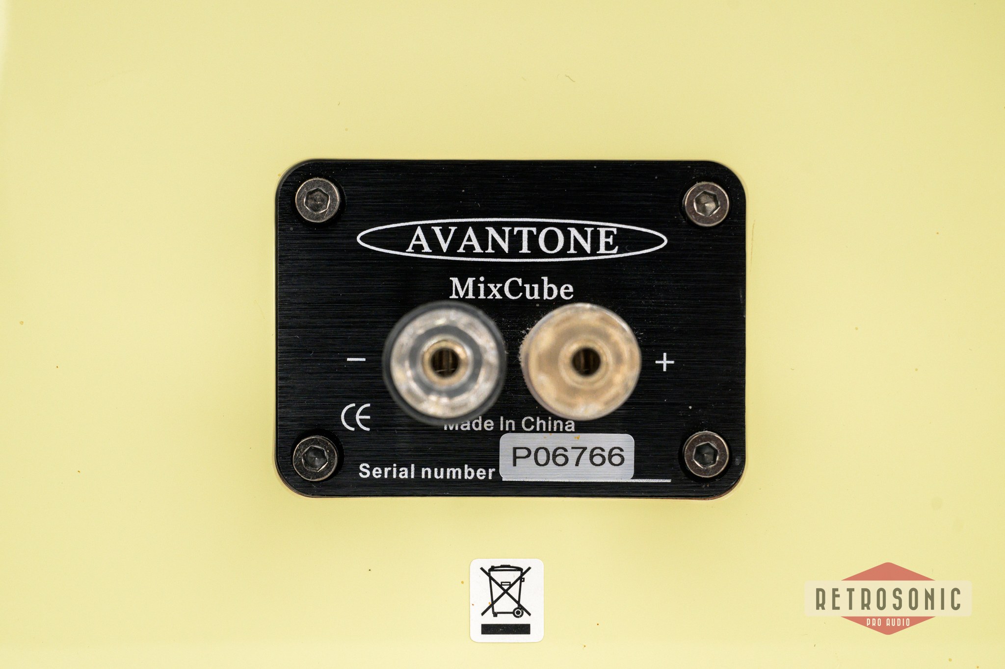 Avantone Mixcube Passive Pair Cream