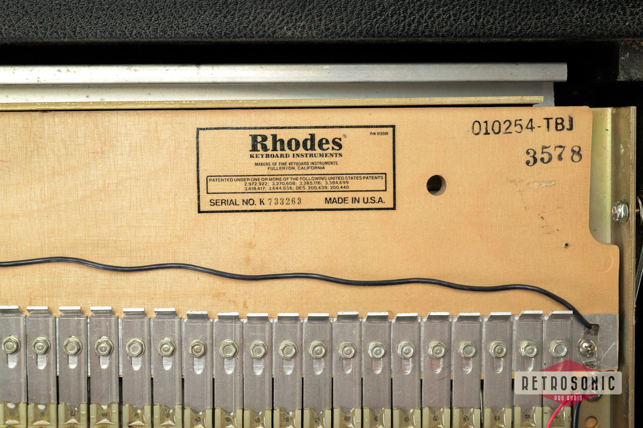 Fender Rhodes 73 Mk1 Top of Suitcase Model With Legs