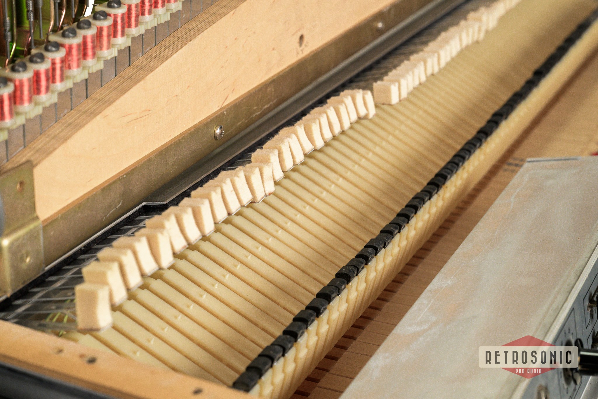 Fender Rhodes 73 Mk1 Top of Suitcase Model With Legs