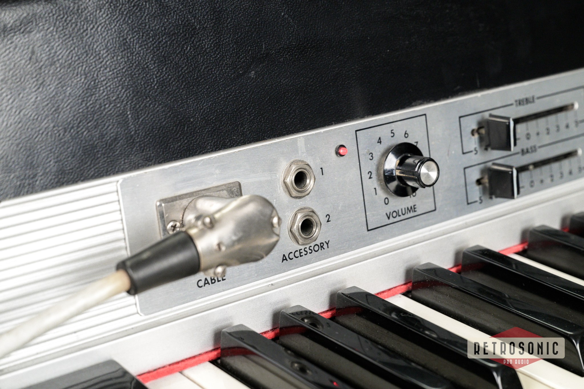 Fender Rhodes 73 Mk1 Top of Suitcase Model With Legs
