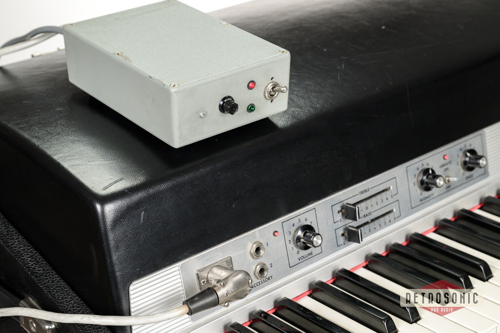 Fender Rhodes 73 Mk1 Top of Suitcase Model With Legs