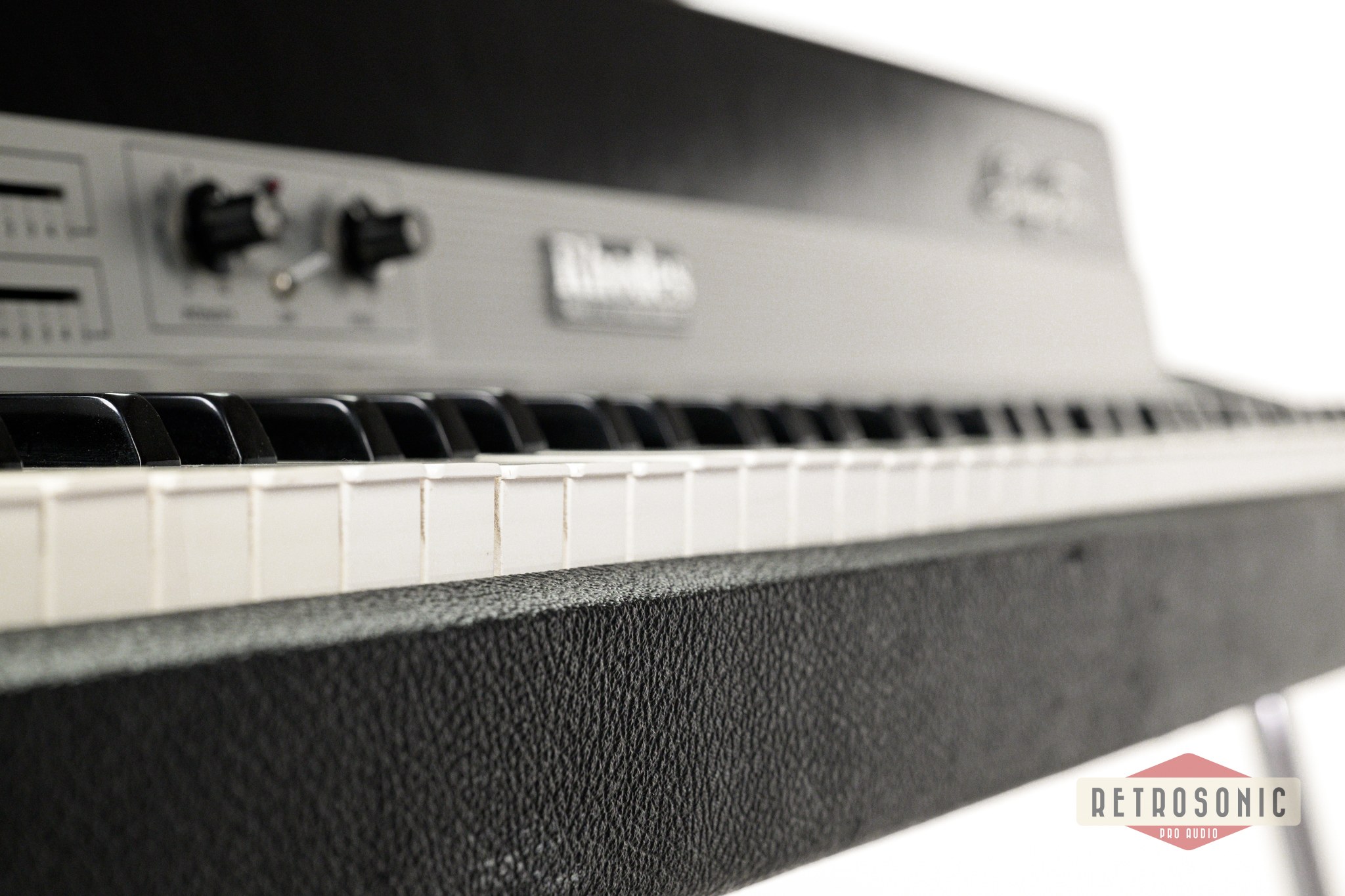 Fender Rhodes 73 Mk1 Top of Suitcase Model With Legs