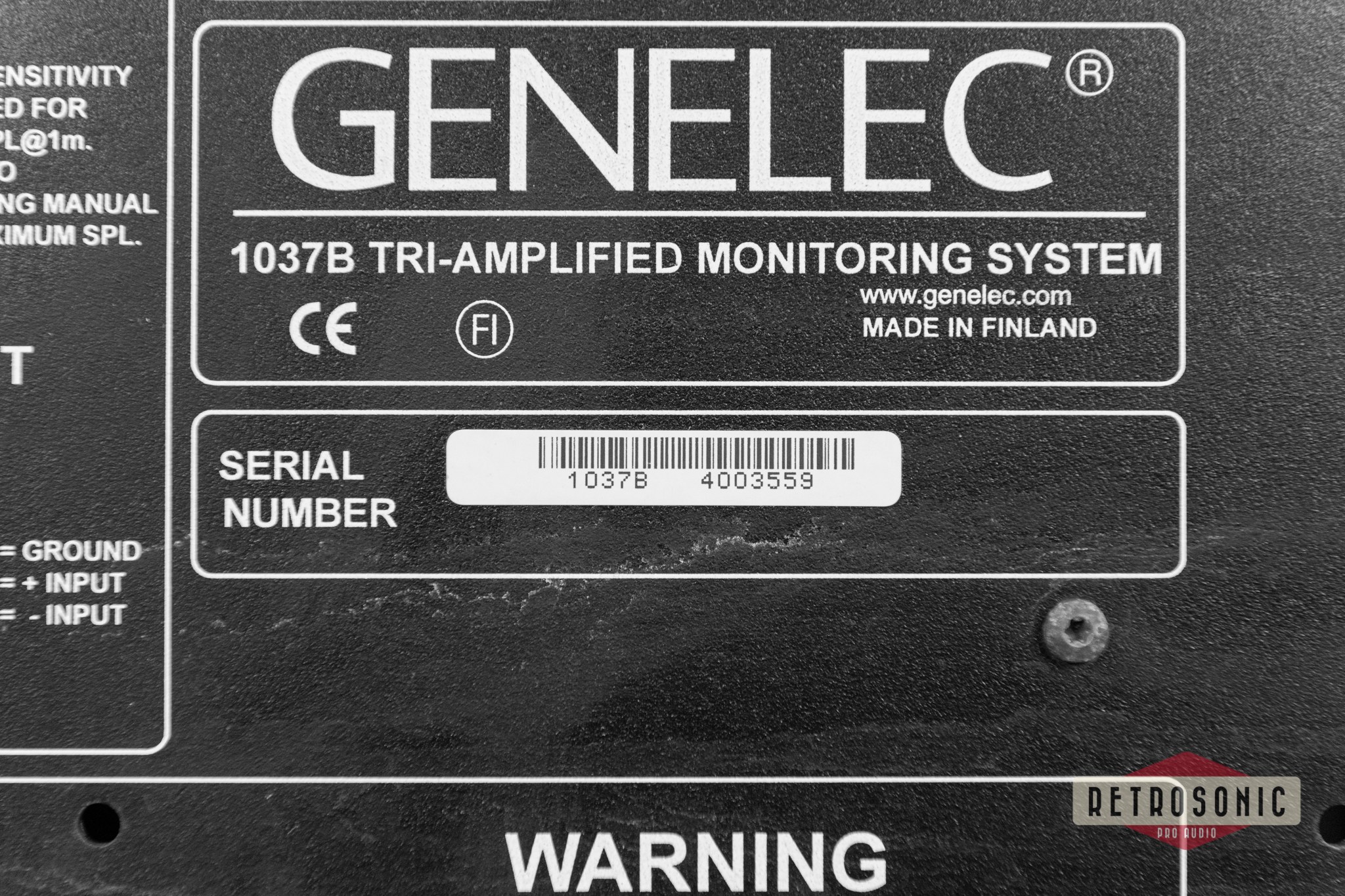Genelec 1037B 3-Way Active Studio Monitor singe