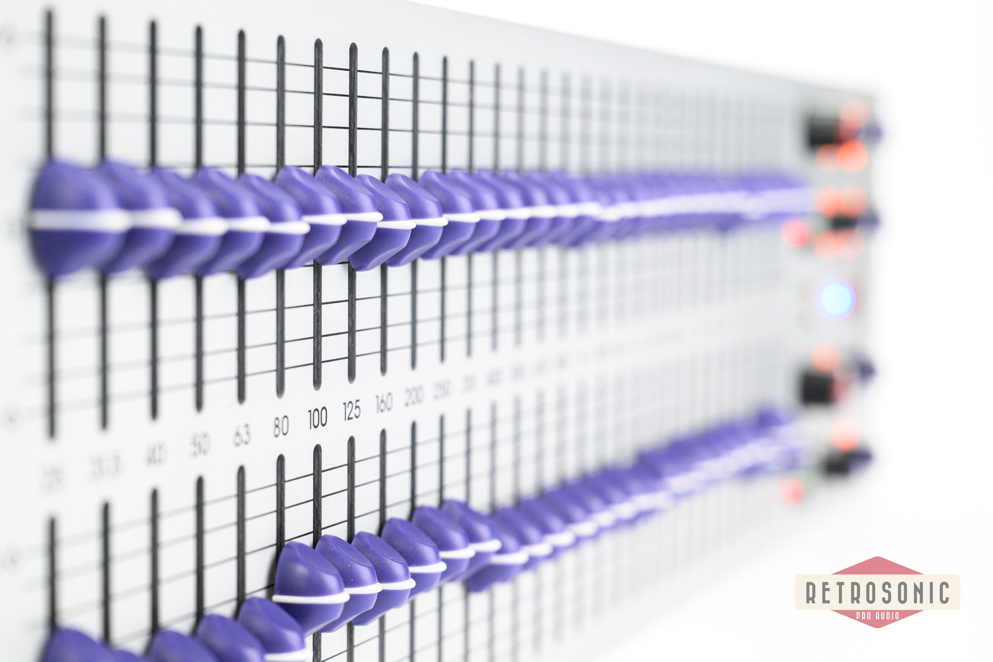 Klark Teknik DN370 Dual 30-Band Graphic Equalizer