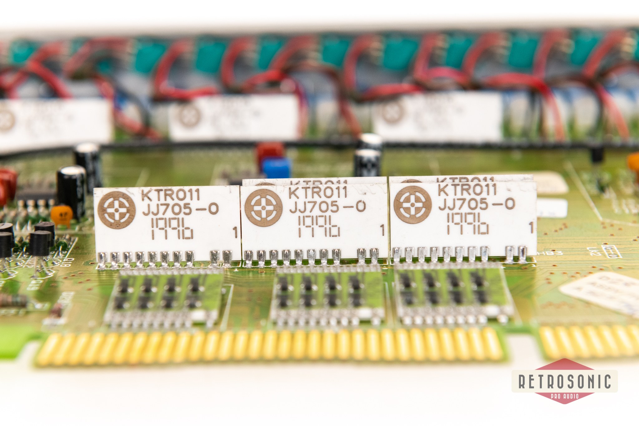 Midas XL4 XL401 Mono Input Module, no EQ & caps 38pcs available. Price per piece