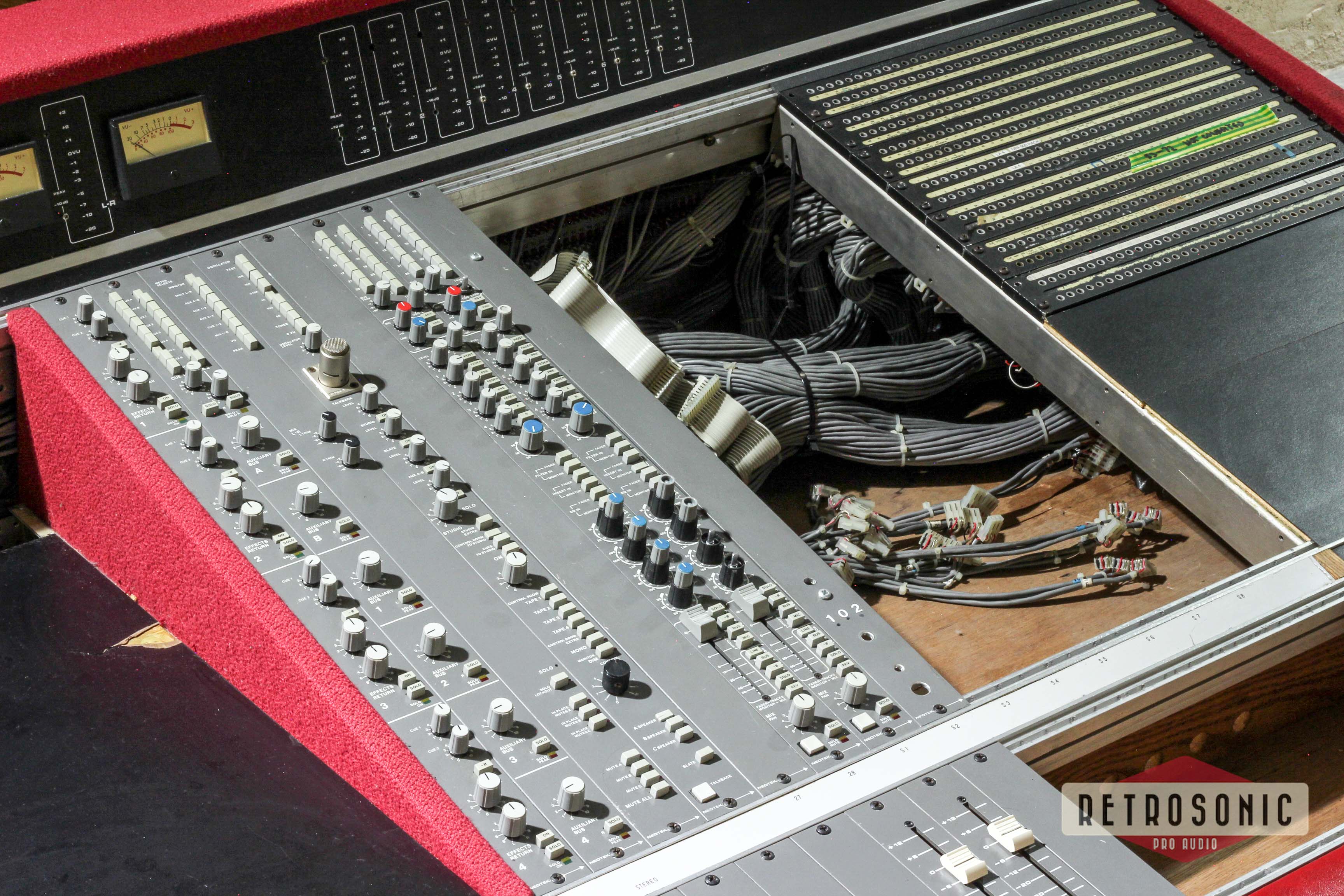 Neotek Elite 28ch + Patcbay InLine Console