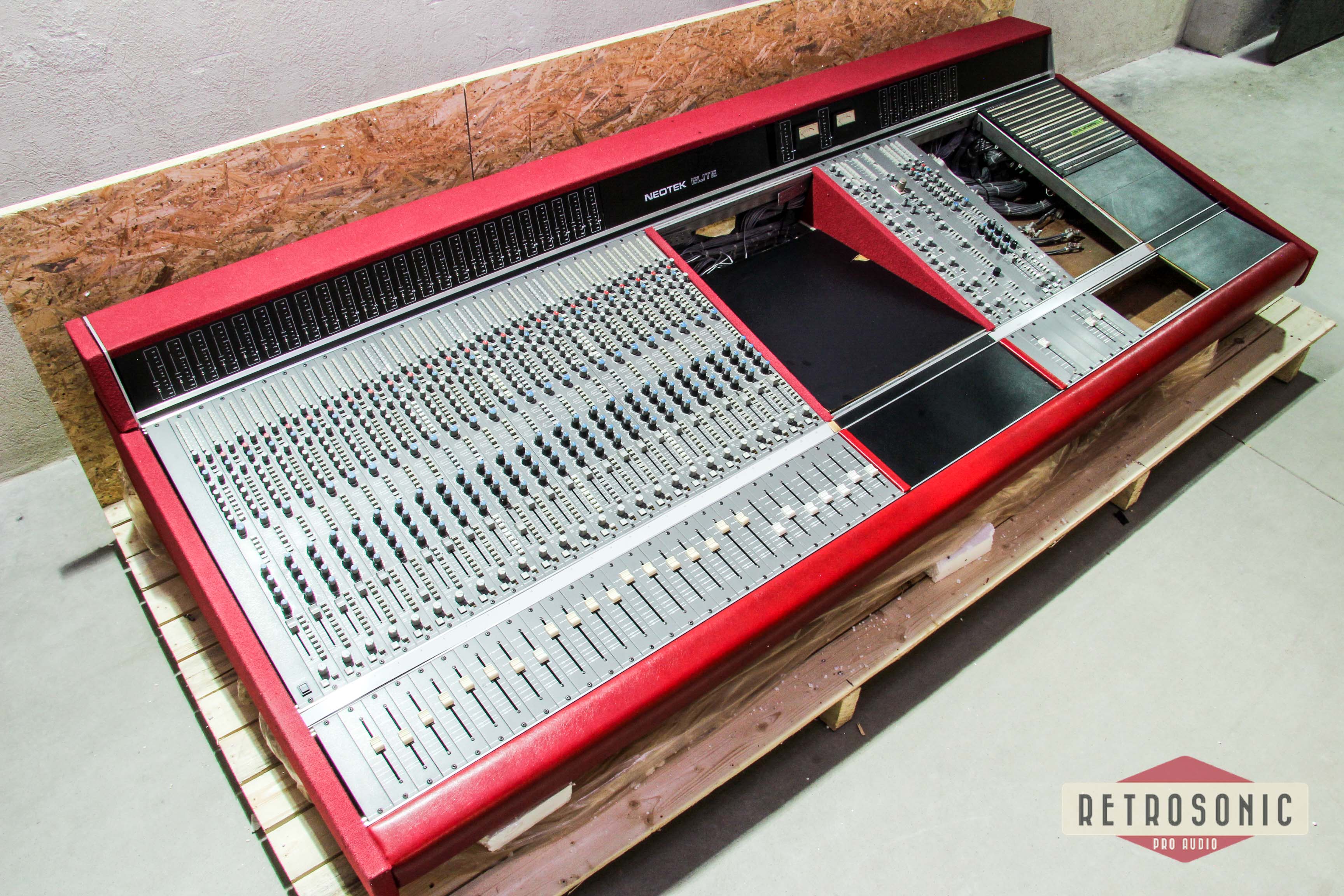 Neotek Elite 28ch + Patcbay InLine Console