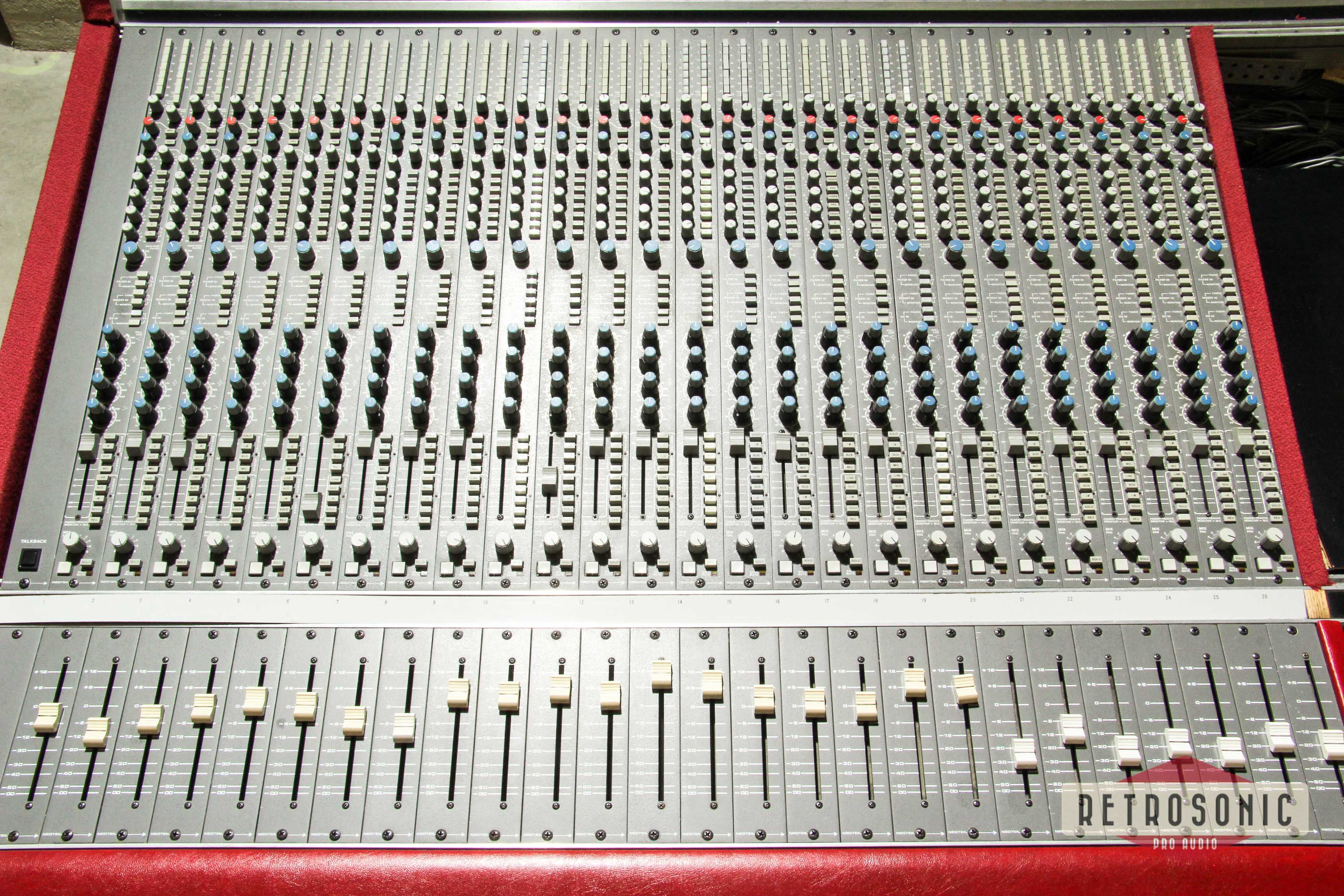 Neotek Elite 28ch + Patcbay InLine Console