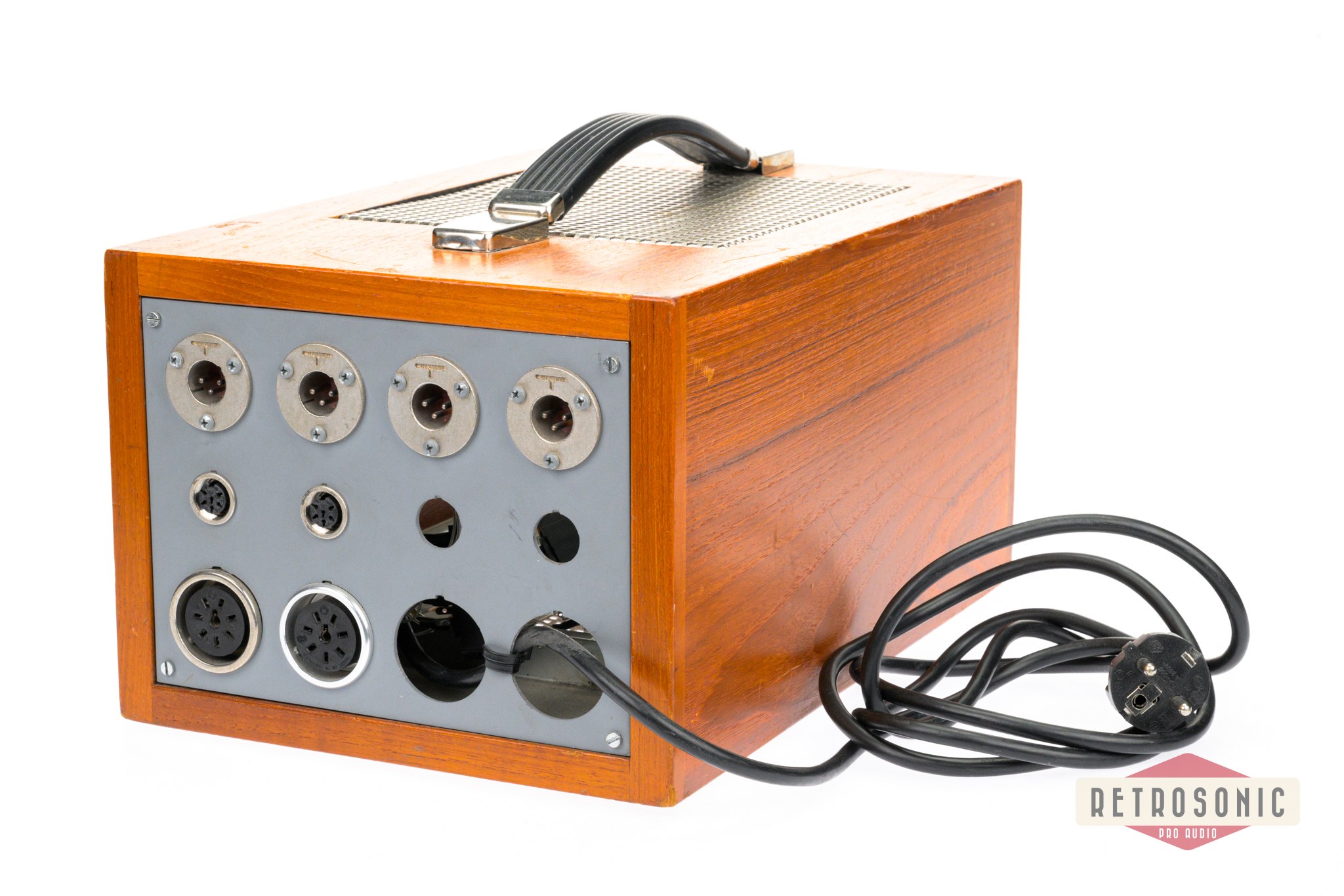 Neumann Dock for 4 pcs N52T or modules, wired ready for 2 modules