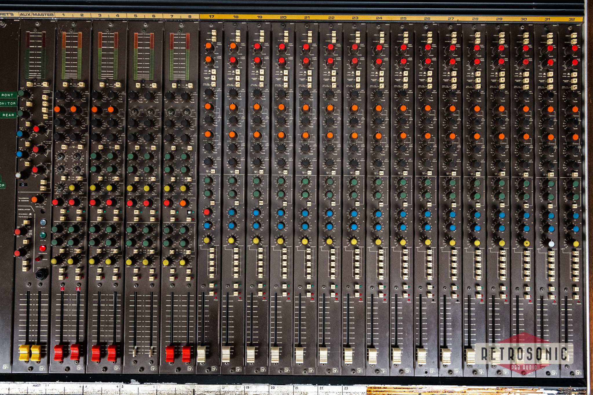 Soundcraft B800 Mixing Console