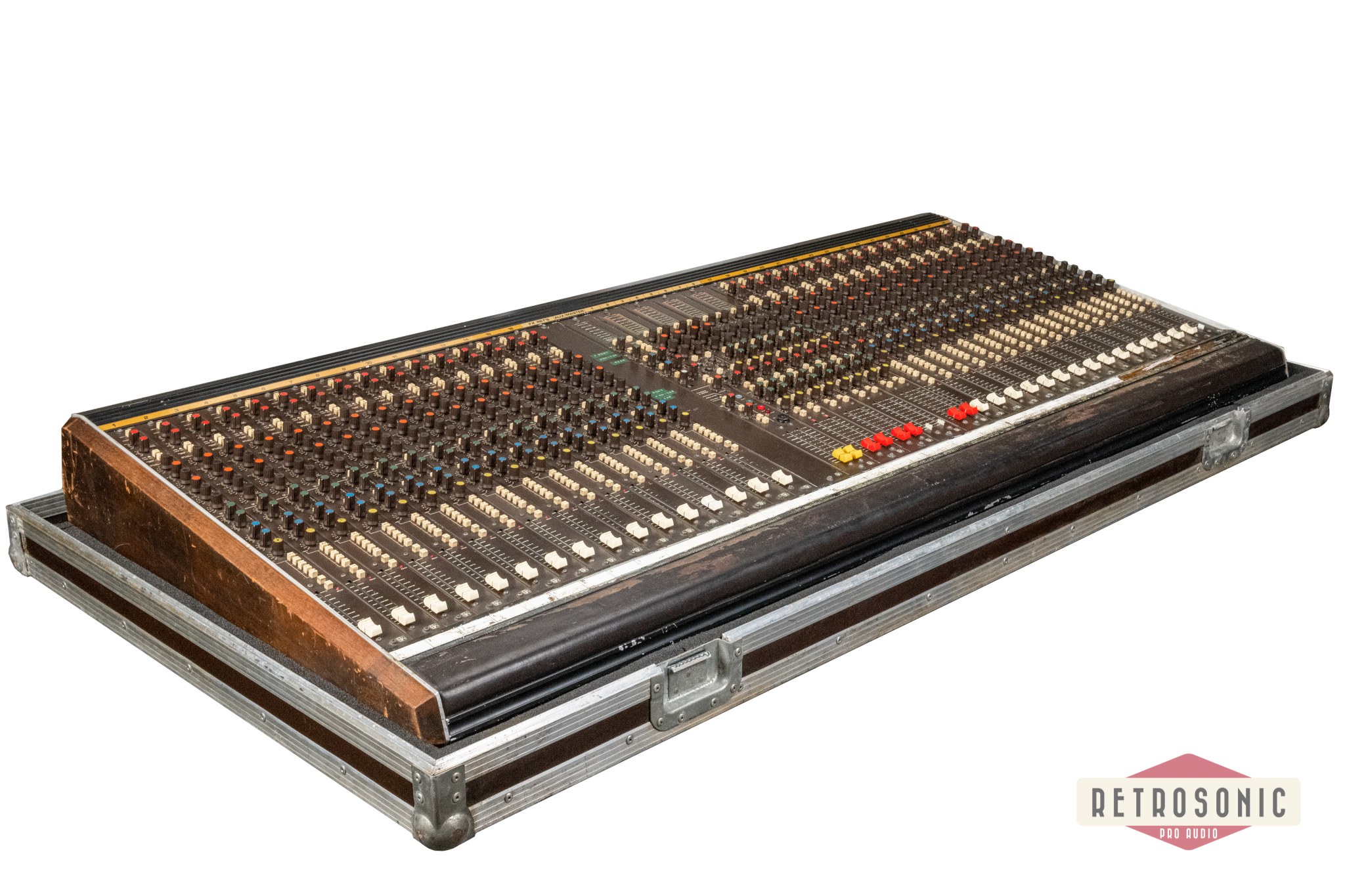 Soundcraft Series 800 32/8/2 Analog Mixing Console. Cased.