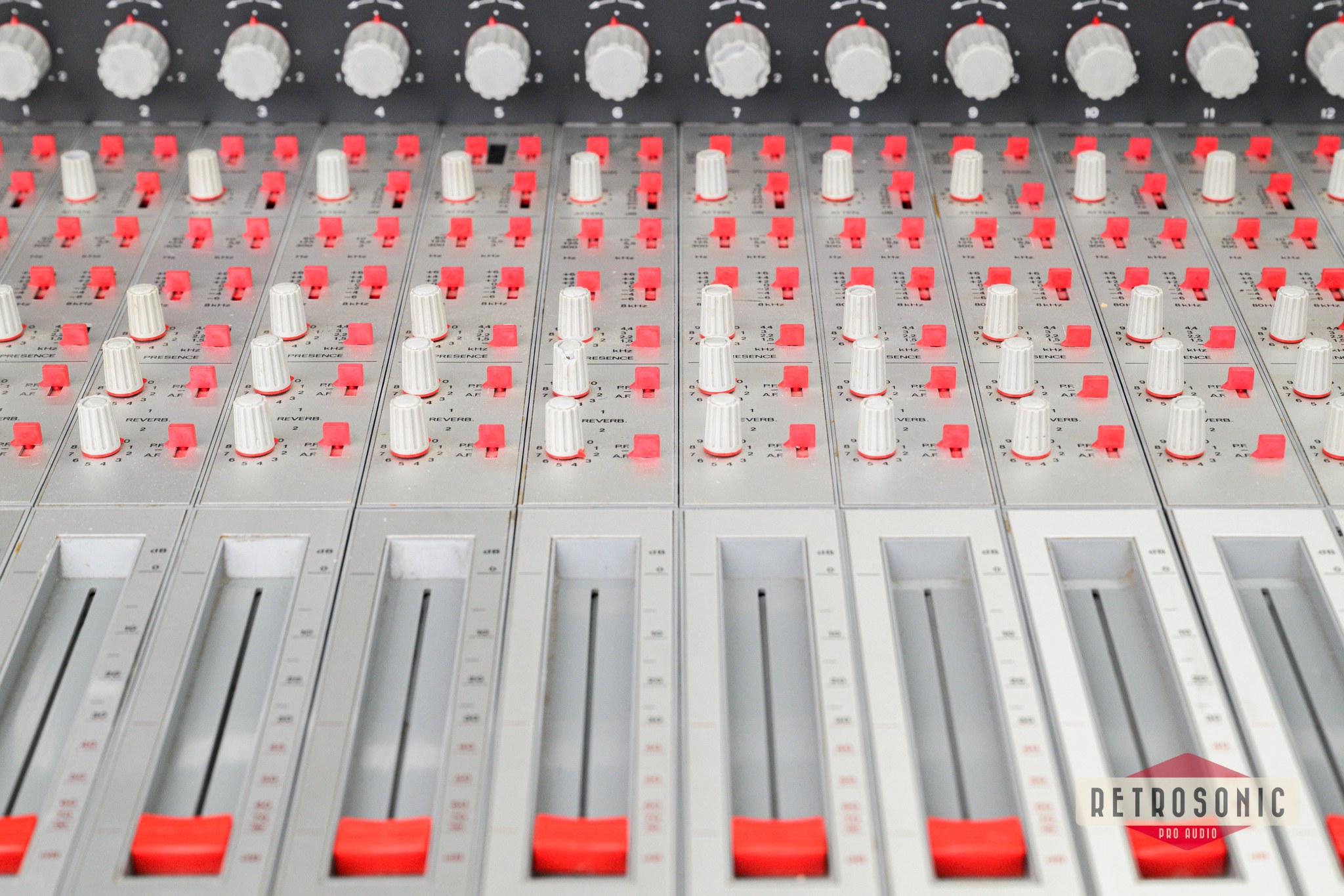 Studer 089 MK1 12/2 Analog Mixing Console