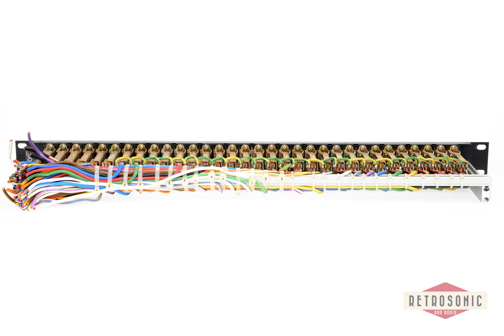 Switchcraft 2x32 Way Patchbay XMT334B Longframe jacks. W. Lacing Bar