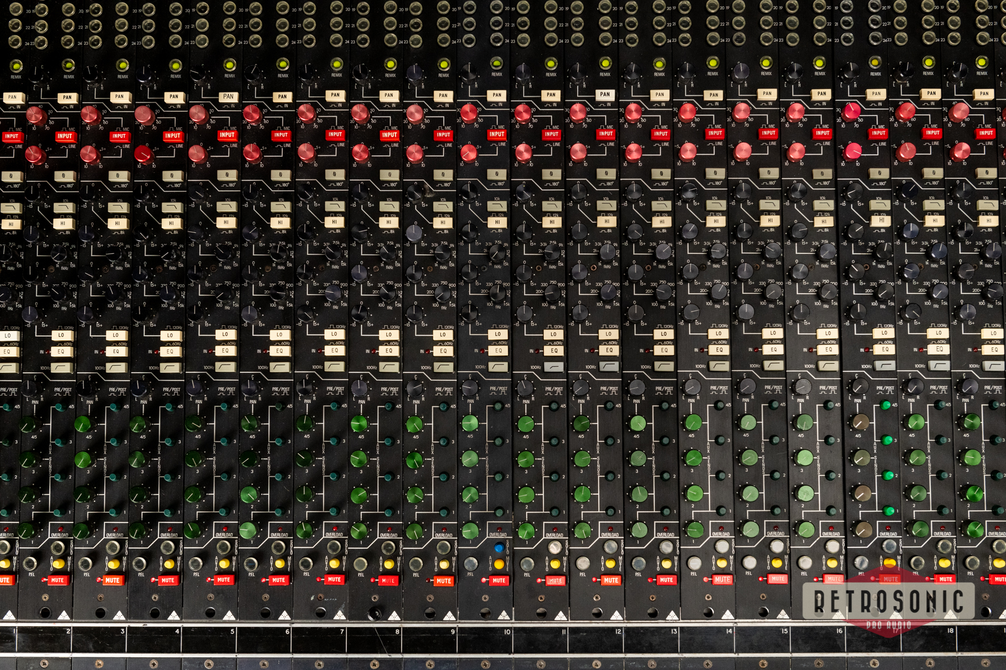 Trident Series 80 LRAB 30/24/2 PB Analog Mixing Console